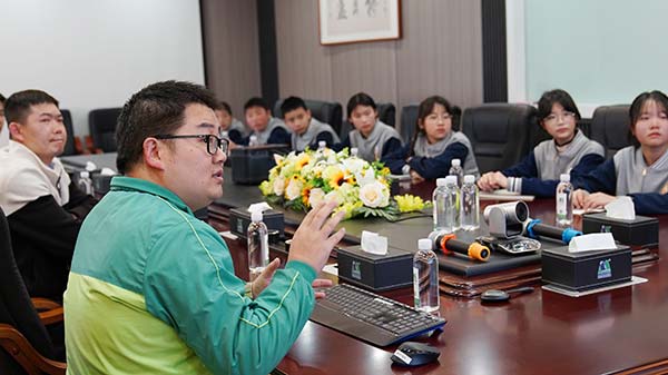 迈贝特携手青少年探索绿色智造工厂